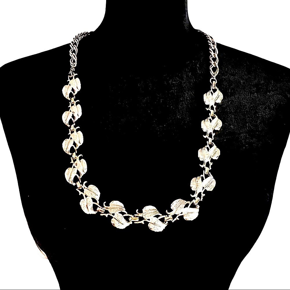 VINTAGE 50s JUDY LEE Faux Silver & Gold Leaves Textured Chain Necklace 15”